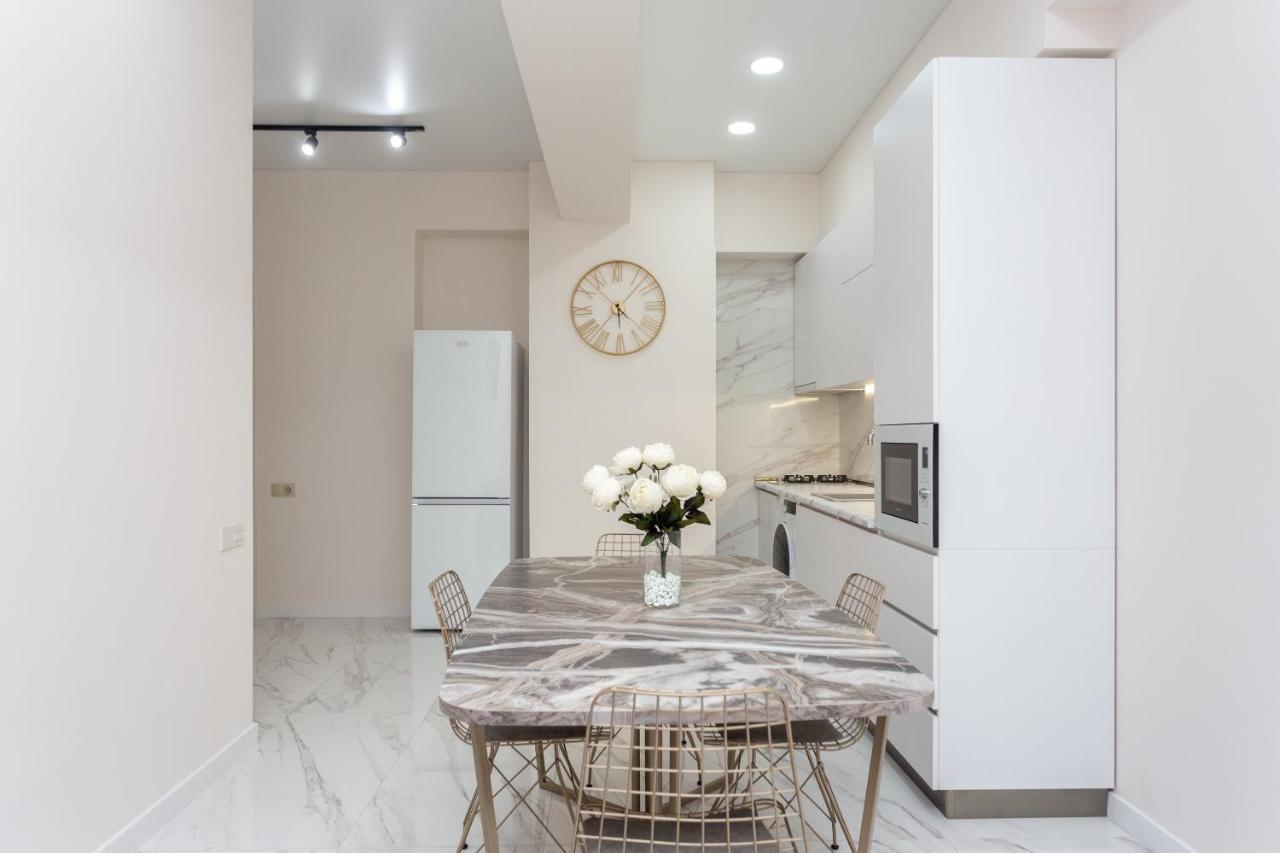 New Saburtalo Apartment Tbilisi ภายนอก รูปภาพ