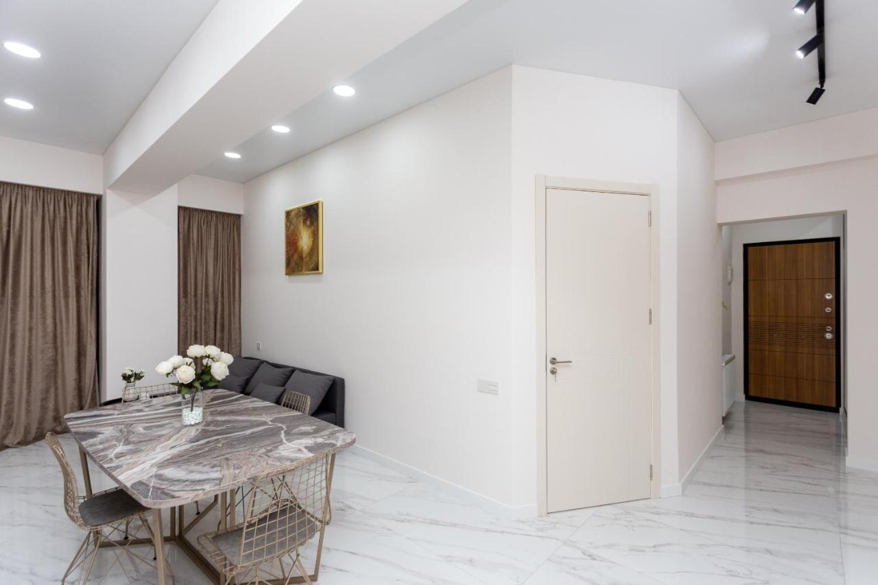New Saburtalo Apartment Tbilisi ภายนอก รูปภาพ
